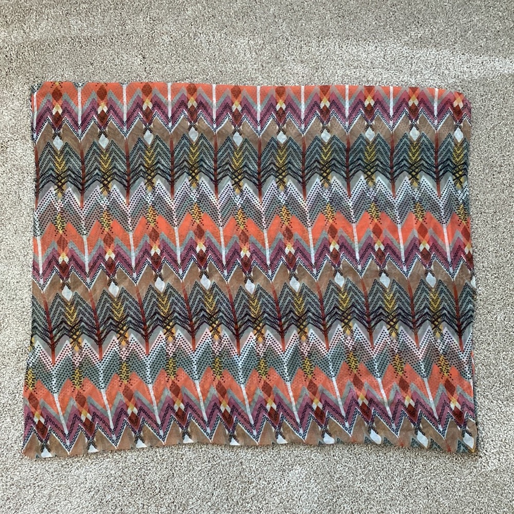 Abstract Geometric Infinity Scarf - Picture 3 of 9